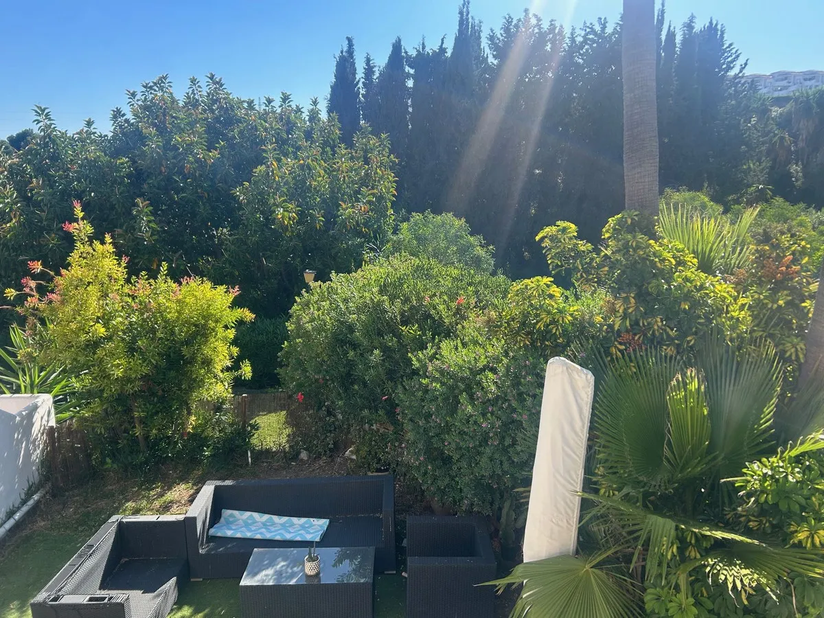 33dde42d-4a5c-4df2-8a15-cb18e3825b43