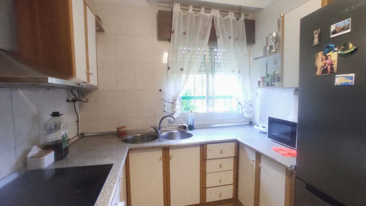 61b24cf7-5640-4712-8bdf-9835fba4080c