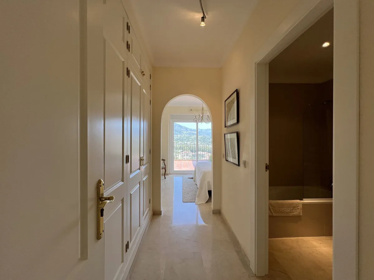 65c5a87b-0880-44c9-99cd-c88c3519fb52