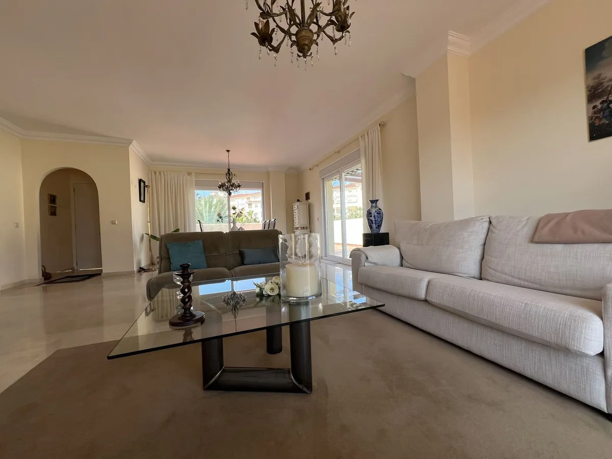 bd436159-c83c-44bf-8ca1-dbe69d3c4ccf