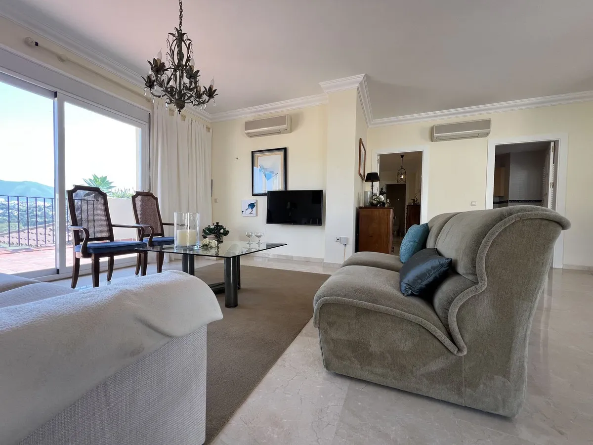 f5963544-f408-43a5-9d96-5d9c5fbc2301