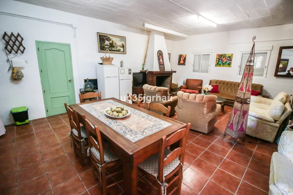 2d9a9534-4d85-46bd-a94a-a0704aa56834