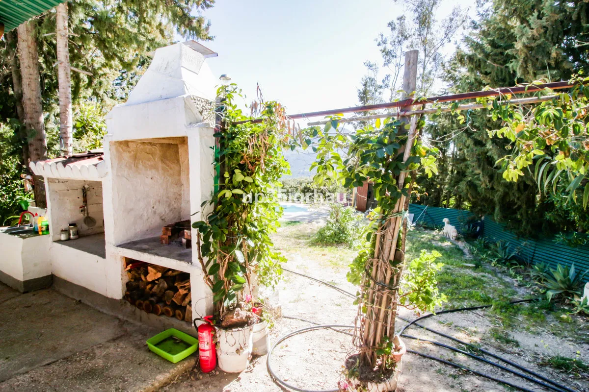 2dc40f5e-4bbd-477b-942a-b7f8397c7368