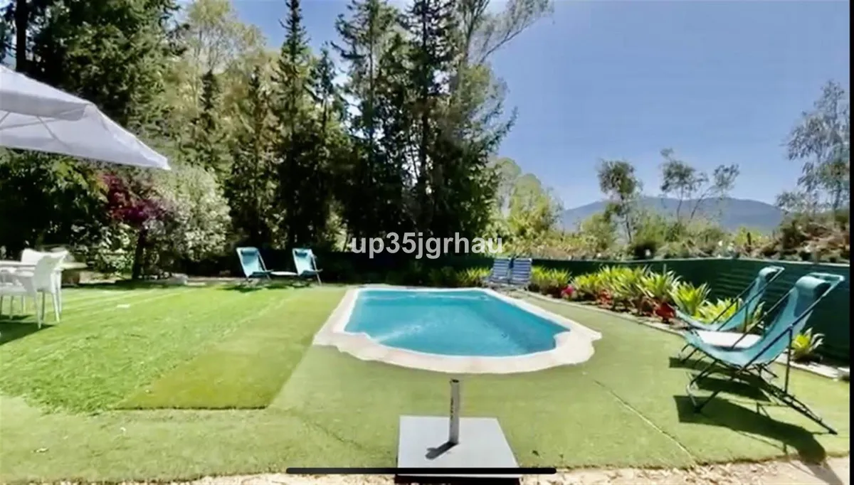 2e3b74fd-29f7-468e-bcad-d4df47c30f54