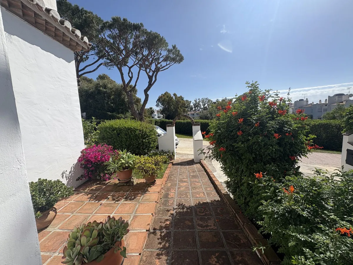 838de079-414f-4d49-b824-61d1a064b759