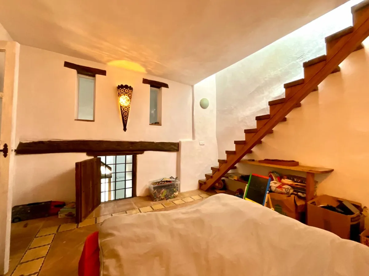 5821e2a5-1115-4dac-b8ea-e6c915012b06