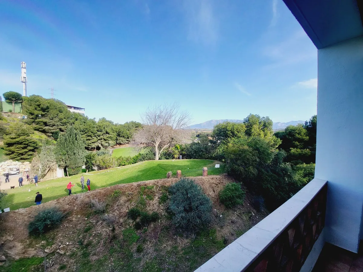 9776305d-51a3-4007-a45c-a5efa0e082f5