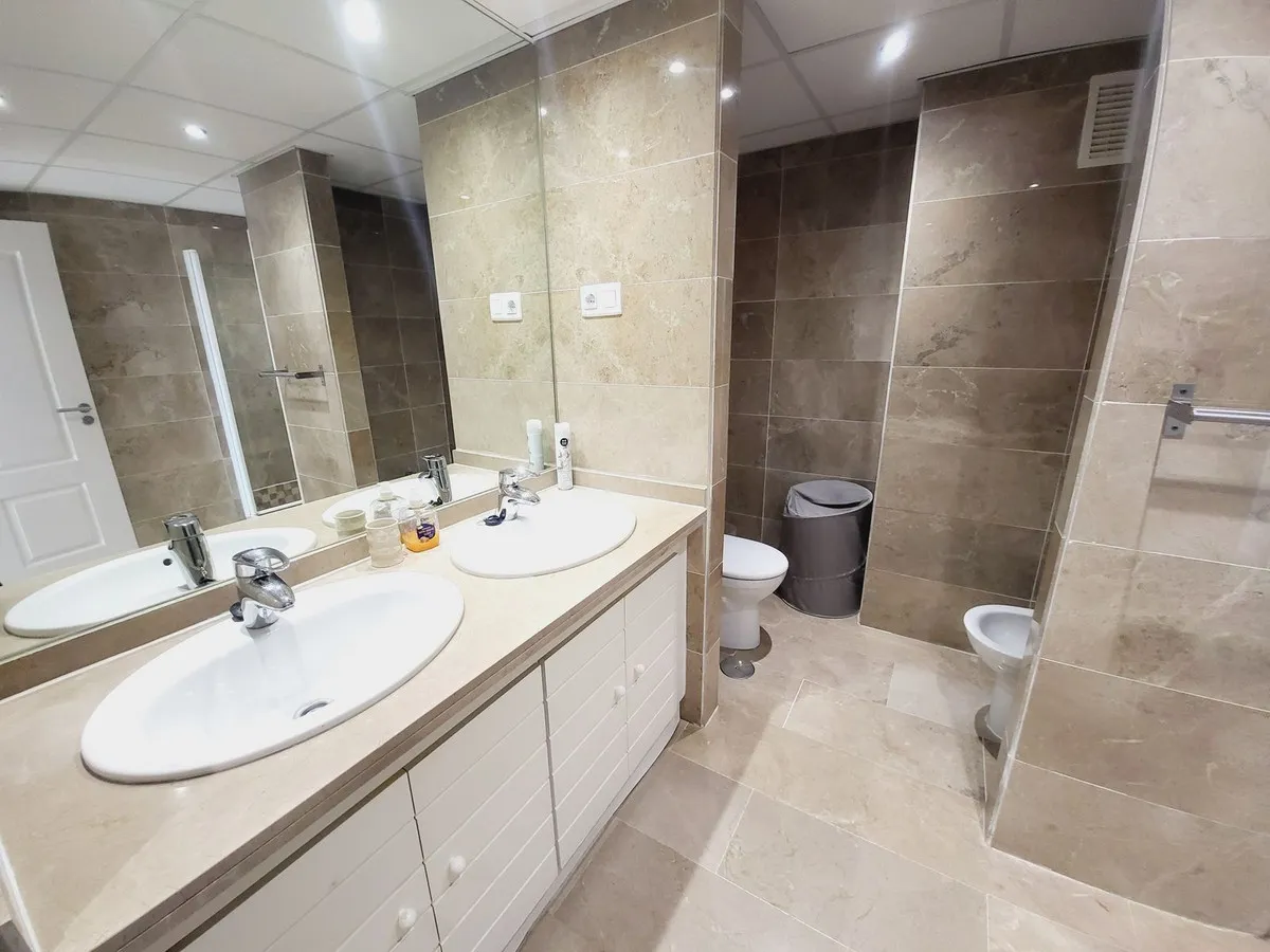 a2a4c673-68dd-4bf0-9aaf-31a24d7f156e