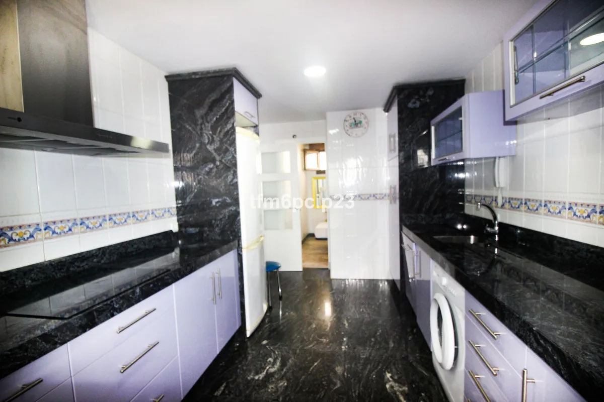 48502483-d4a3-4349-87ed-486d8bb0d1a2