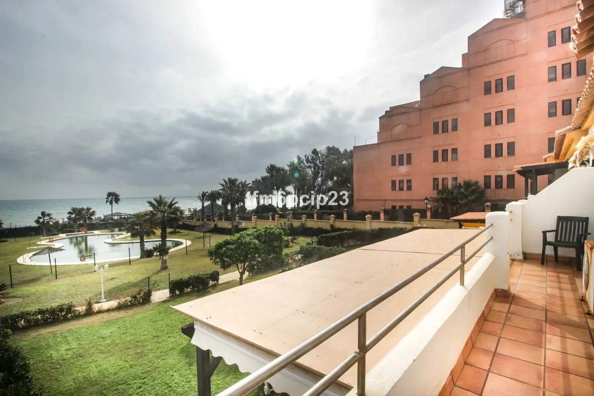 f5669b3f-4579-4e4b-bafd-fc5b8a926d82