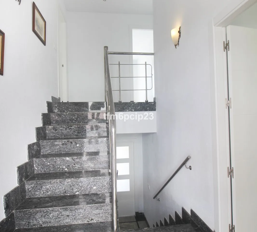 f5dc92d1-de21-436e-8638-44c235fe85c6