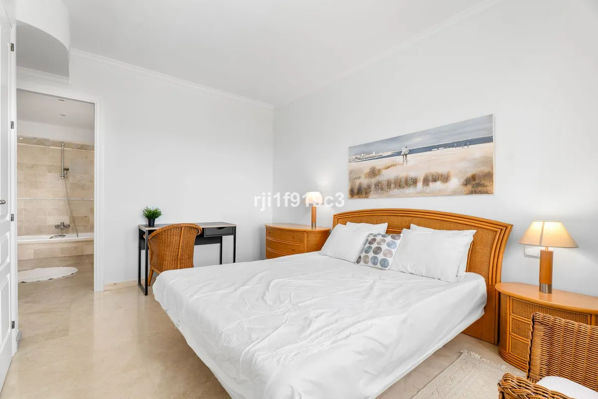 1165562a-9933-4c9b-a8c6-36004f1caf36