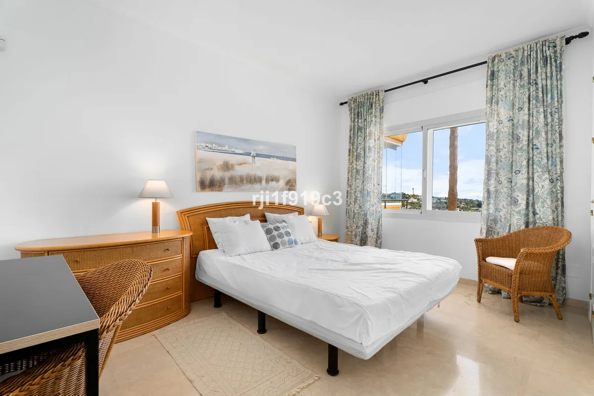 2aef245c-3a73-4025-a4a1-f6e17c85425d