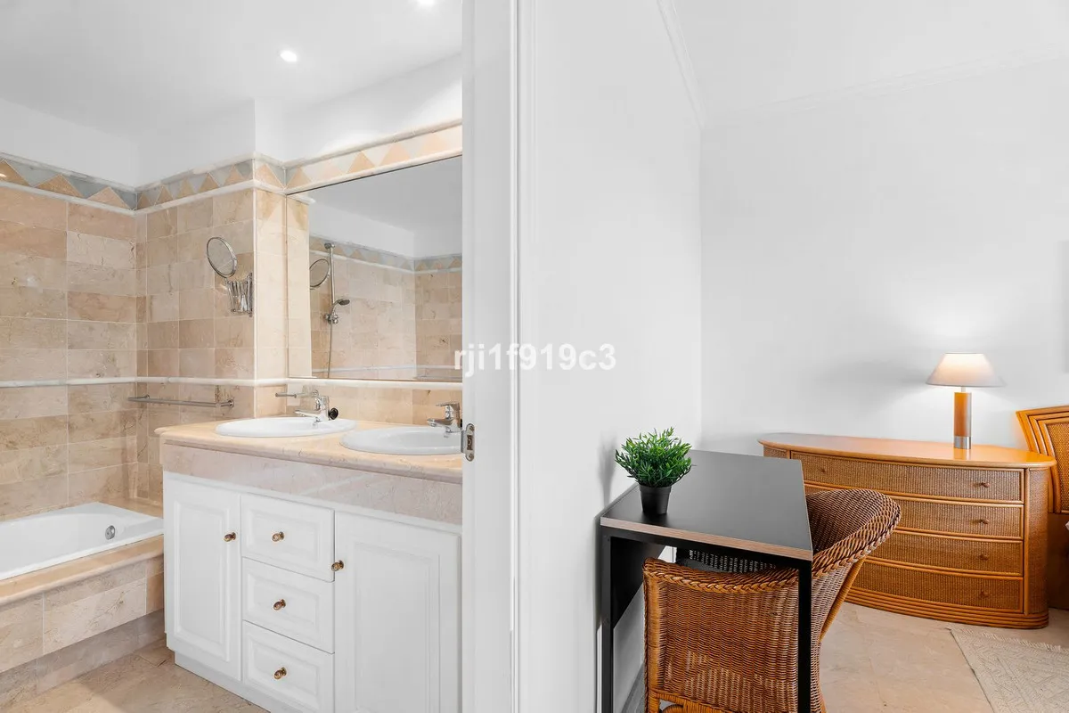 483efffb-7c42-40ee-a1ac-c1c87a67de50