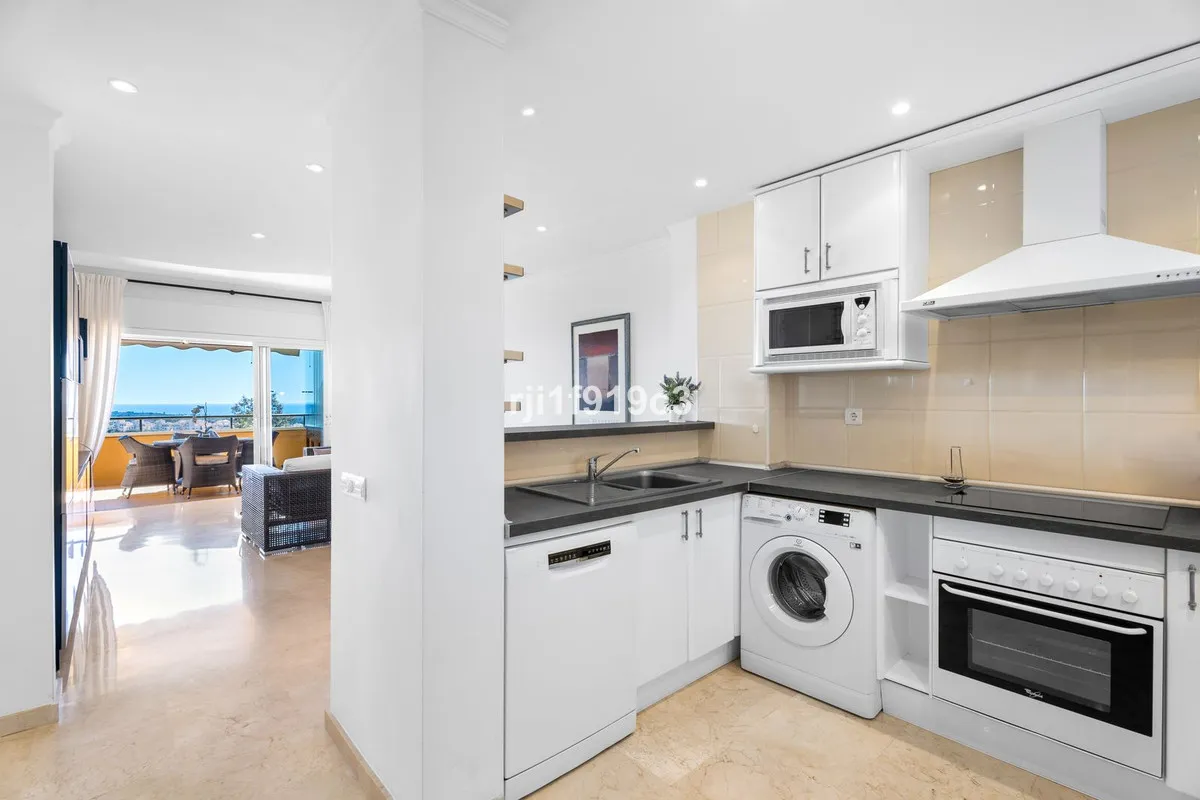 f9835608-2b7c-4067-b5ec-6992a1a09d28