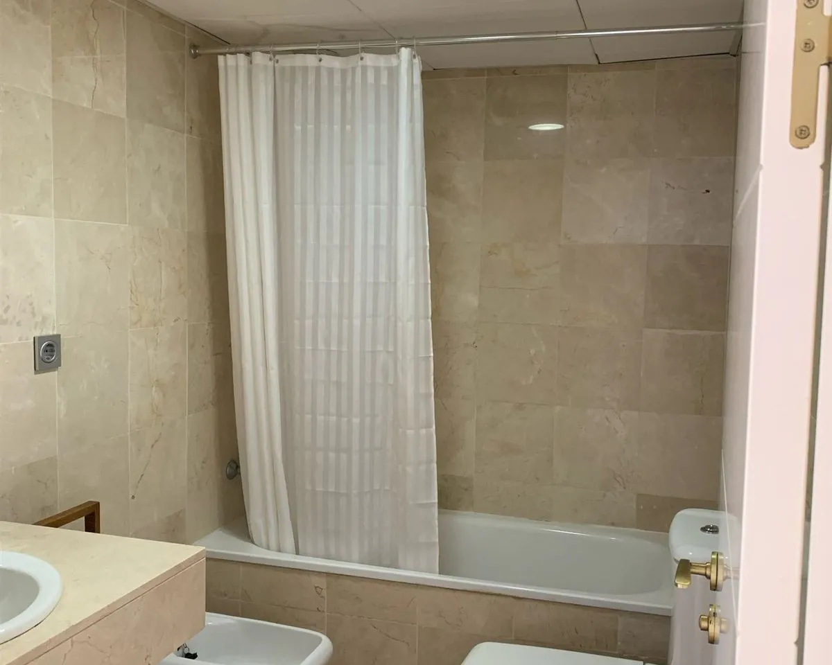 03b0b088-84a4-4c40-8c70-31f13c5c253b