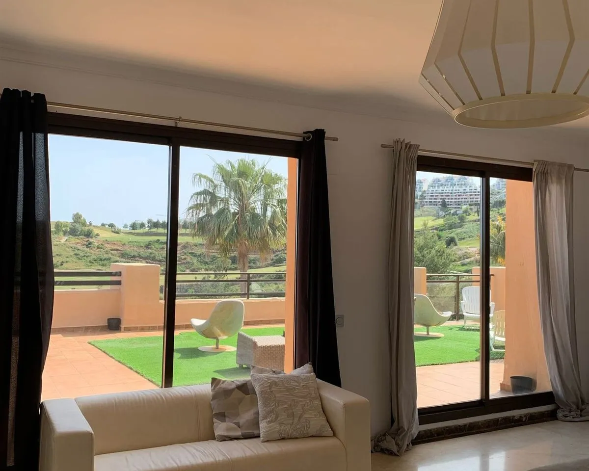 35f17896-90a0-4c52-a650-58f677f2e48c