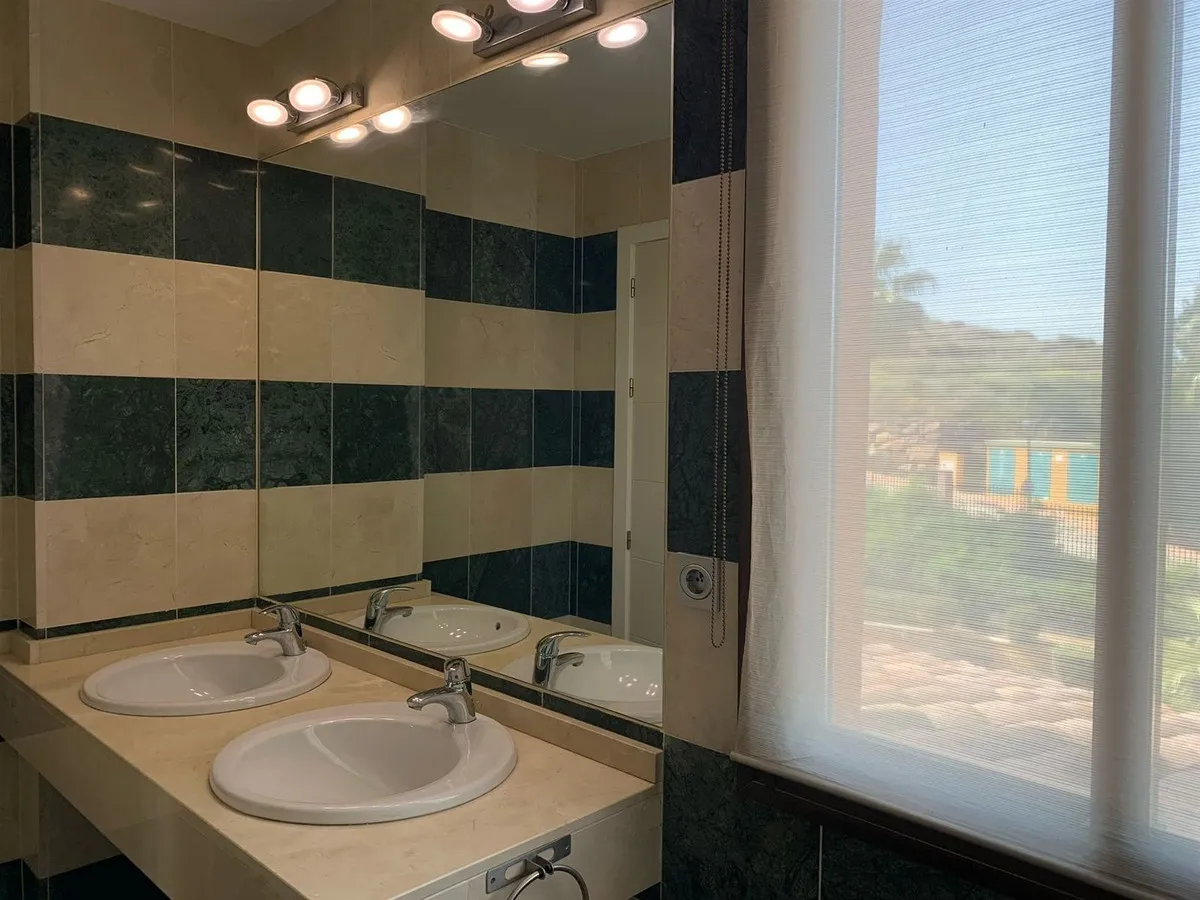 4474e6f2-ec9b-40a2-8ba5-9b38e85ad241