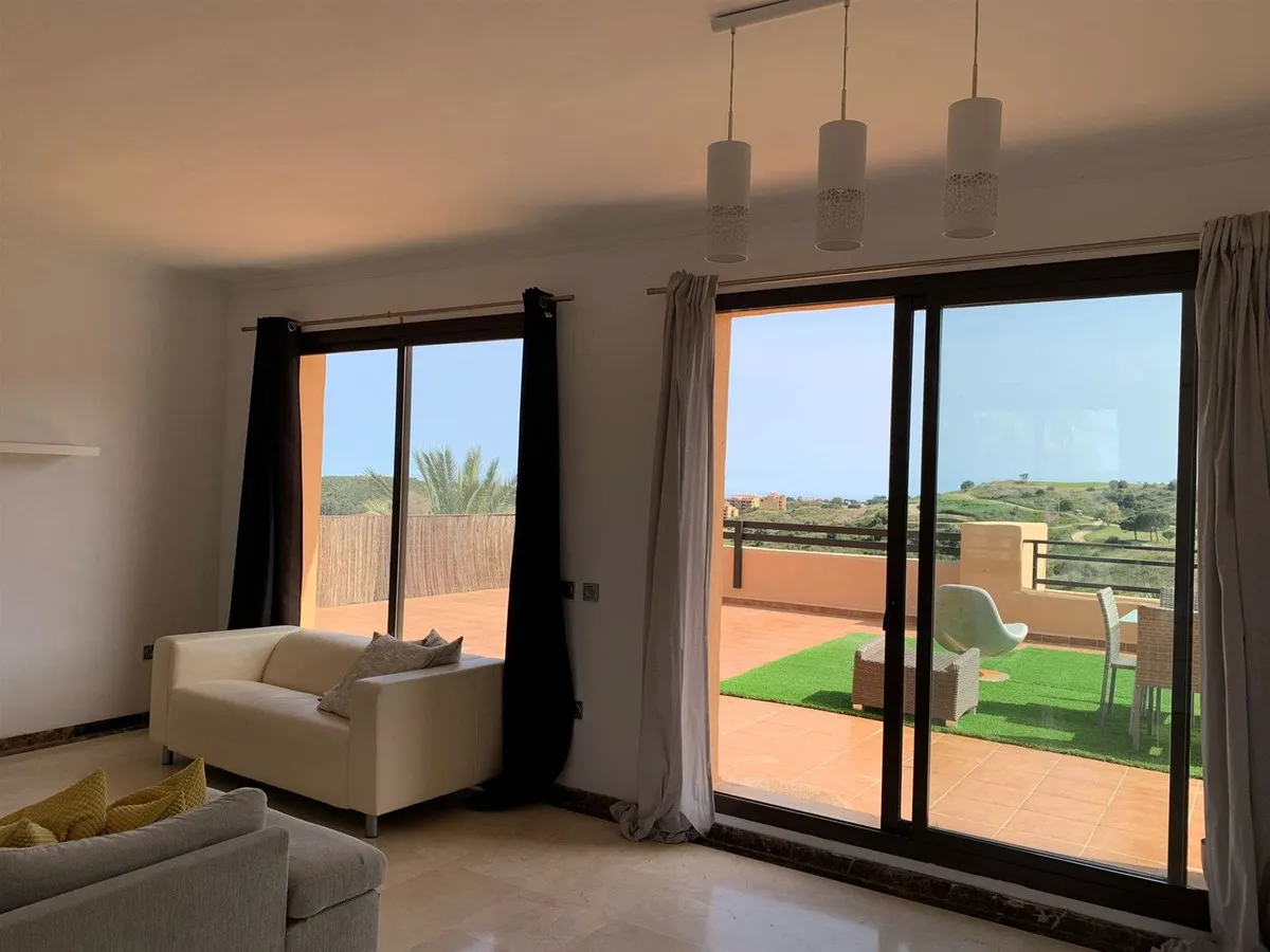 4ea6ab76-f209-4e26-a380-bfb3e817e766