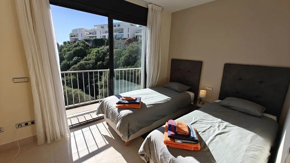 1a7091e4-6f30-4dfb-a65c-39a6f554697c