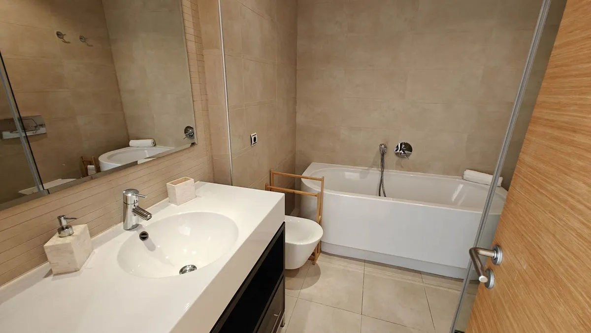 20b33ab3-ad53-43a2-a8d0-30b2d968b6a7