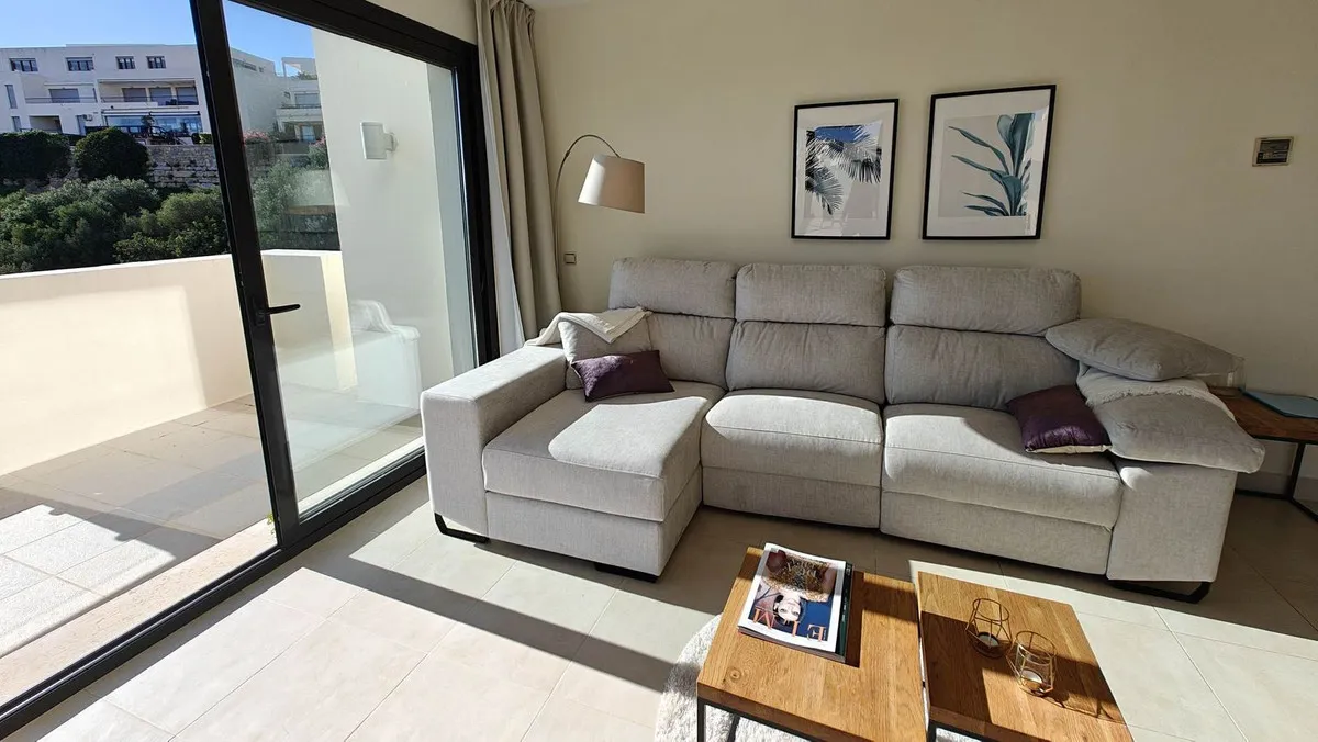 61c2f5f3-c760-42f2-b8a4-6d9f769114e5