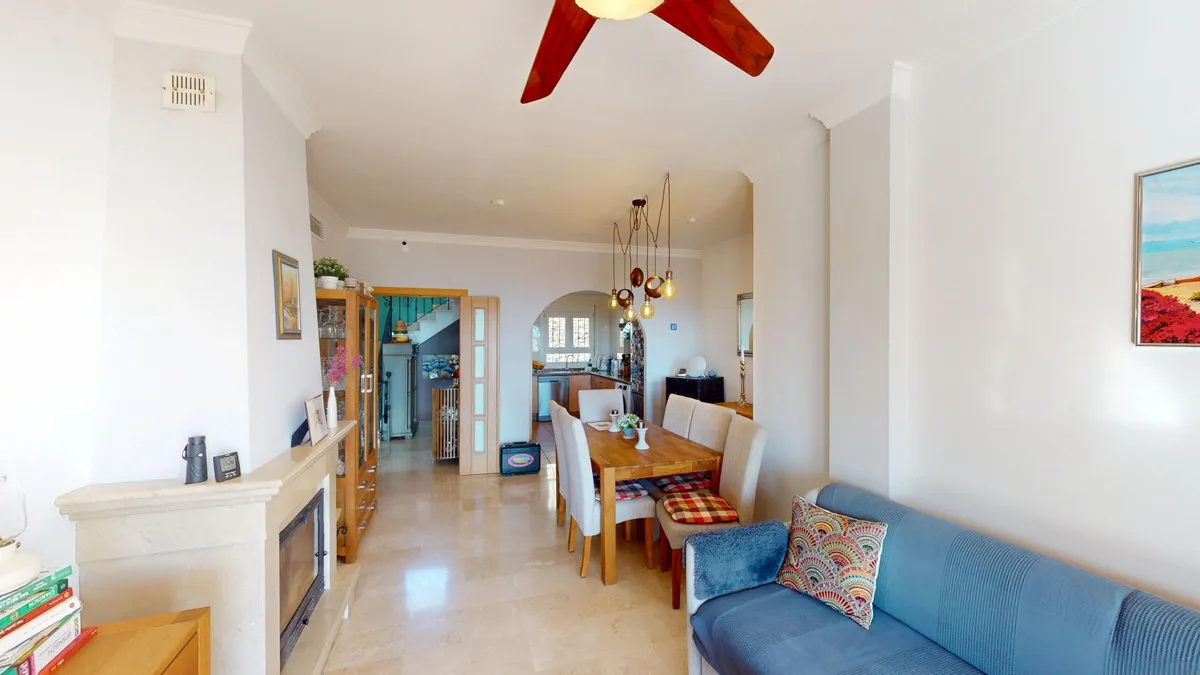 3aa5061c-9d03-42f7-8281-7f7722edc1f5