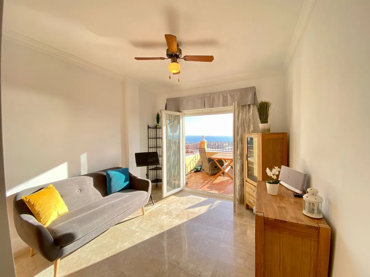 5e9d9f25-0c74-4985-8372-37f9c612e3f7