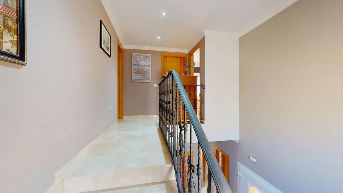 a70ea328-14ff-467a-bfcb-235403f247f1