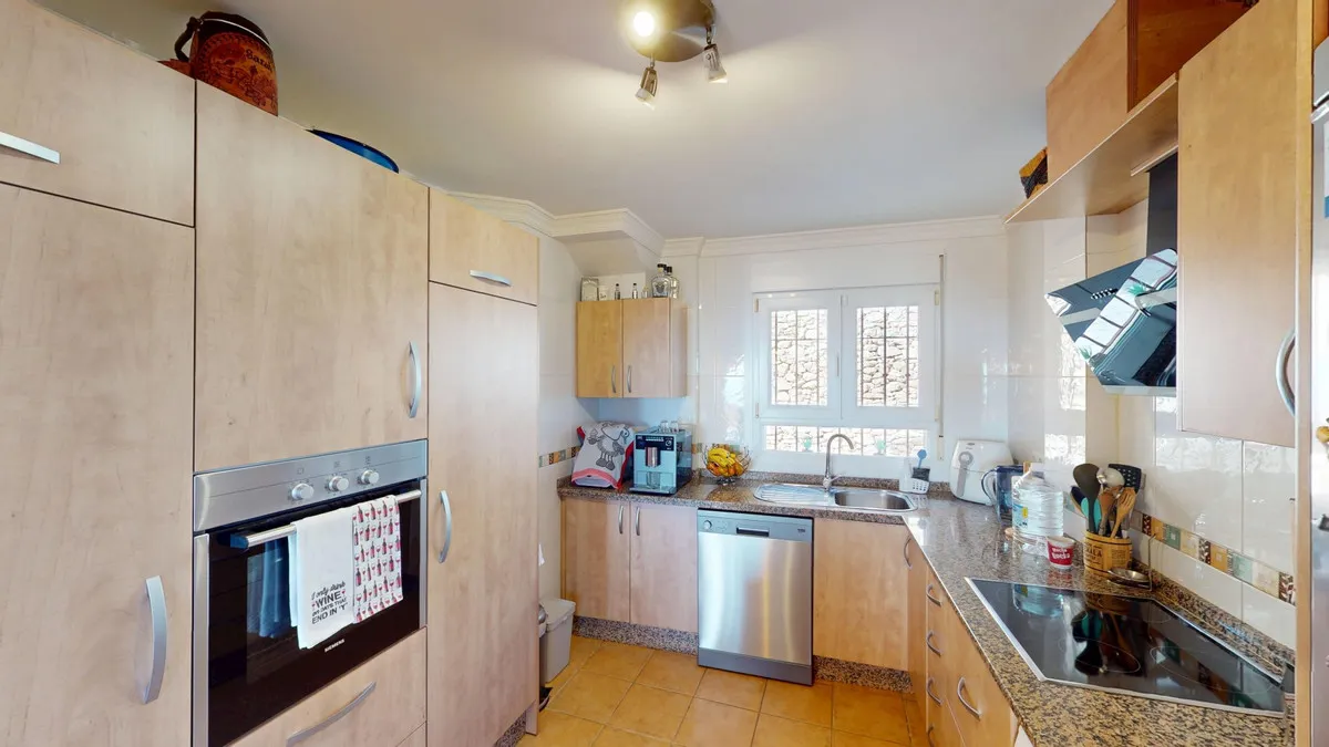 ade190c9-c998-4d32-a49e-d8b8965b5c0d