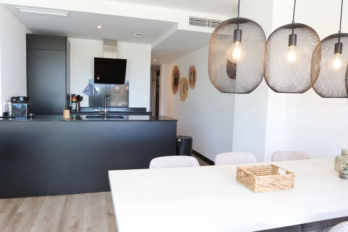 57b407de-eacc-4753-ba43-d763788e5926