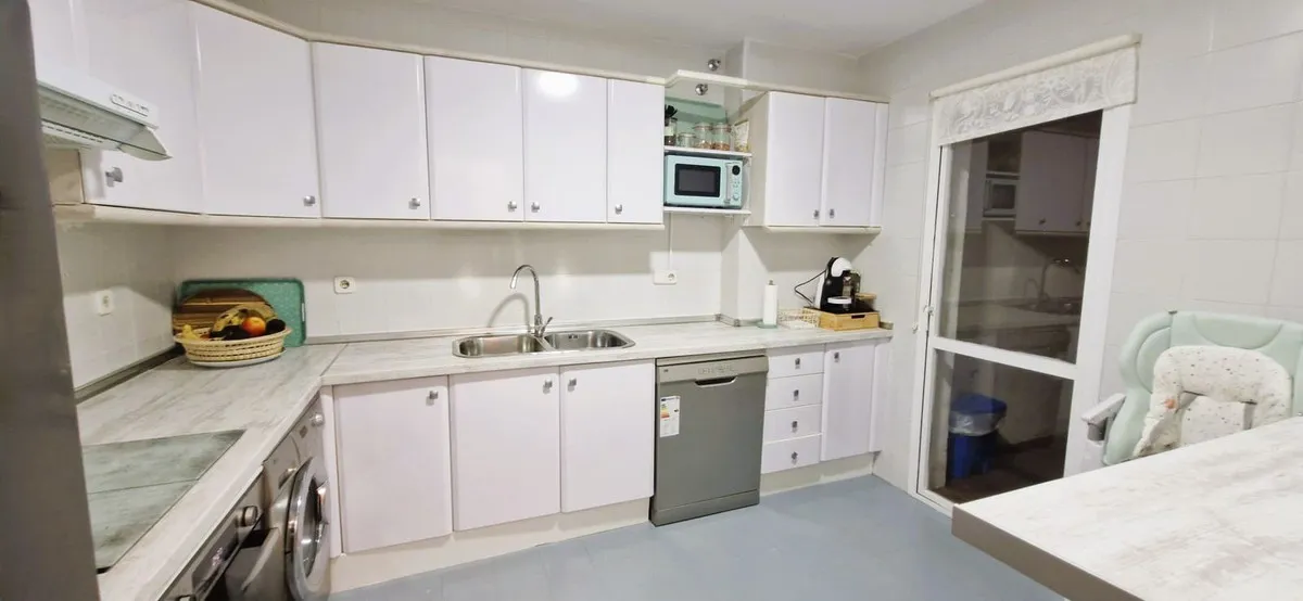 4960c569-e561-4040-ab7f-c227f0e74fec