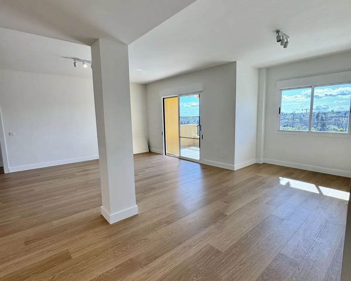 ef061d43-d562-43f9-aa23-a289178115e2