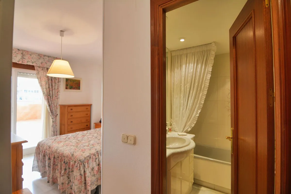 f74d633e-e7e5-49fb-8b03-970d430a7668