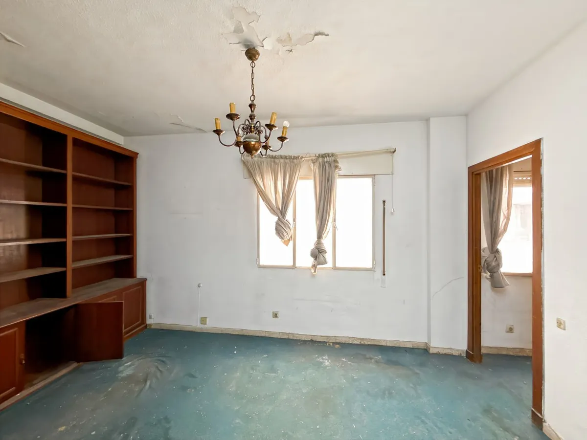 6edad256-1f8e-4074-baa6-b5557a6dbc98