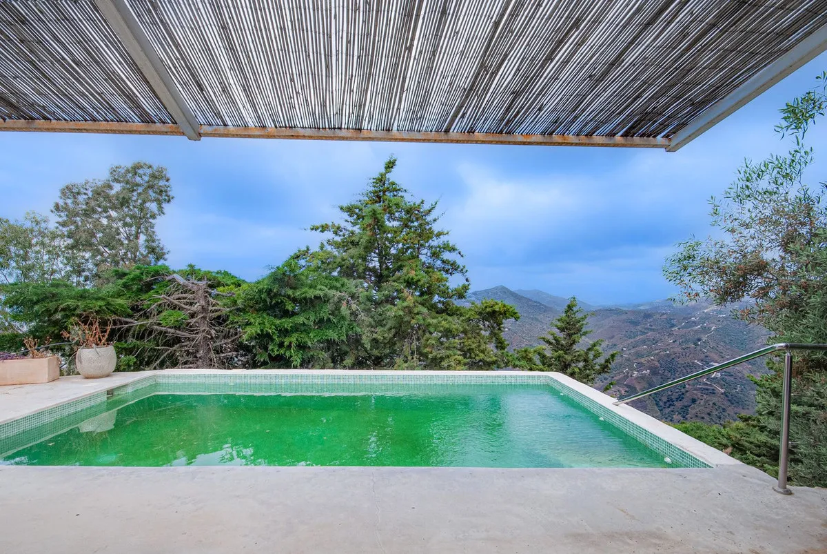 21163cb7-1cda-4ac6-bf5a-6a30a246a1d7