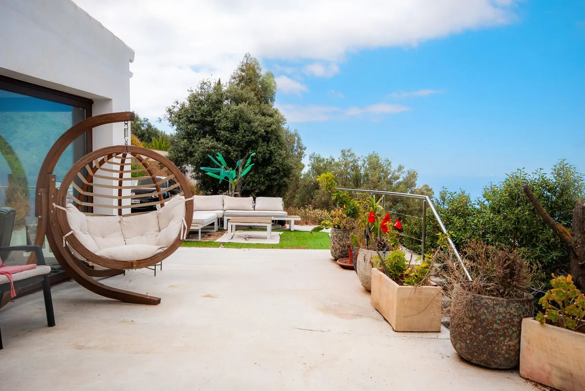 ba23615c-8dc7-4938-a9f2-0feb6170b6c3