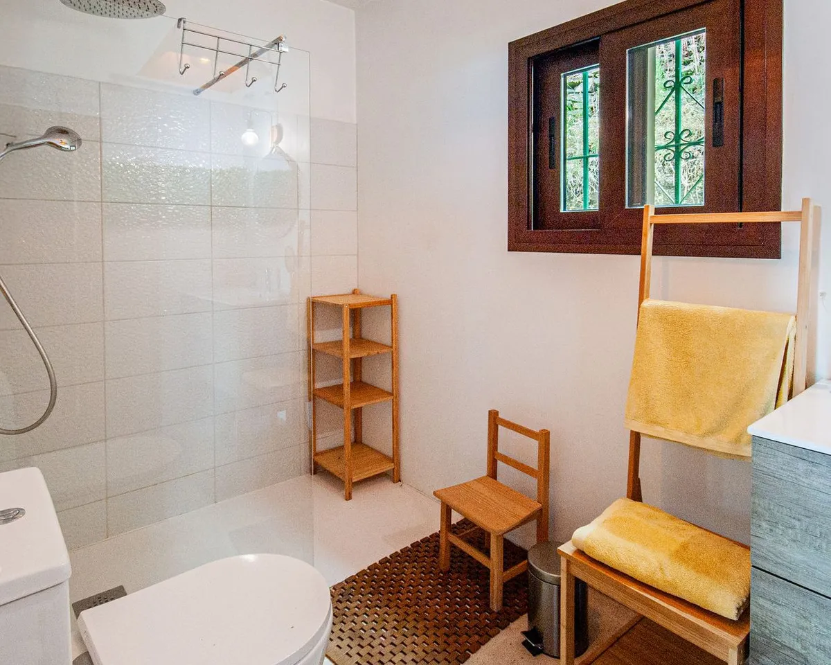 e046a236-7ad0-41cb-b3c6-a2ee7e86848d