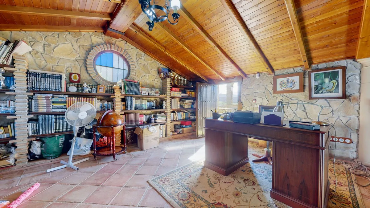 8c9ef072-c113-4561-a8ce-abbffa0cf3c1