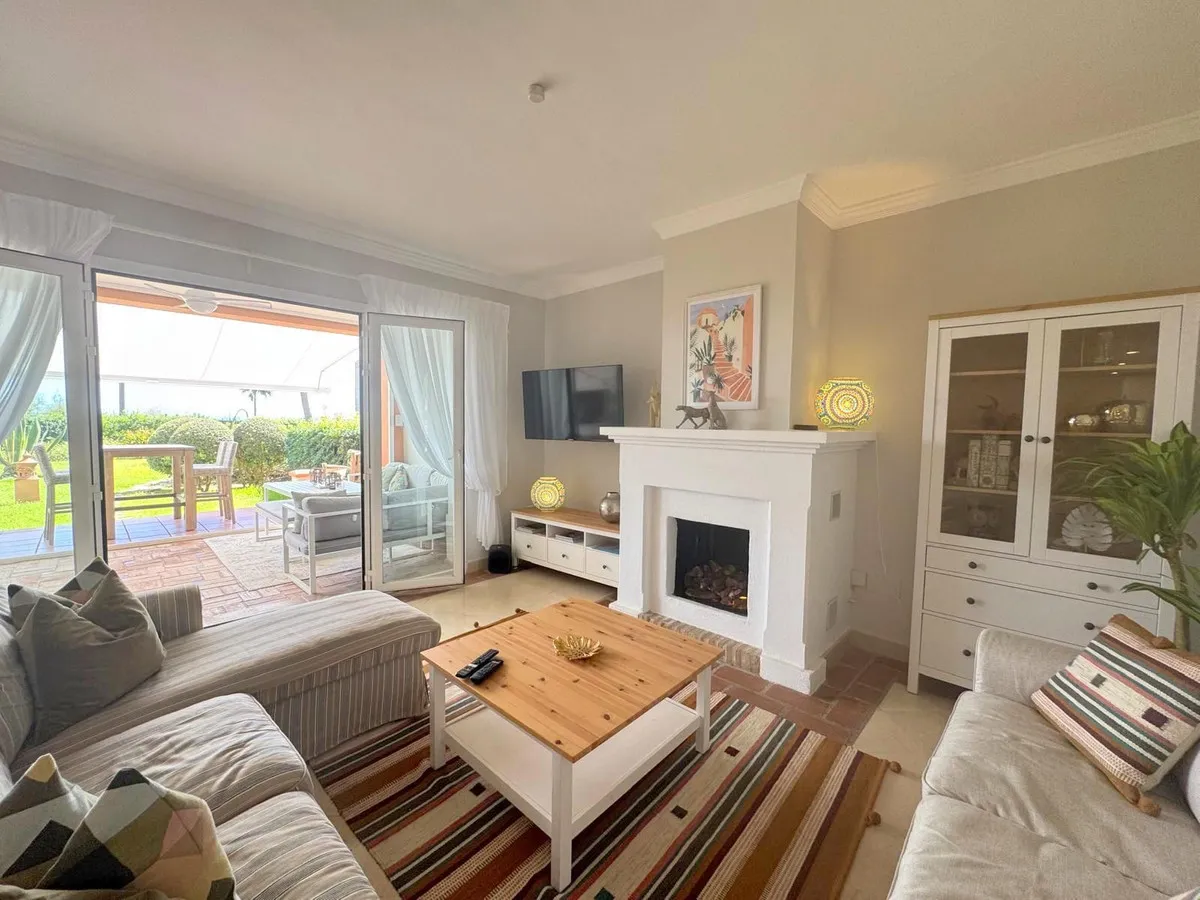 09f73901-78b8-444a-bf9e-2a98b1e08666