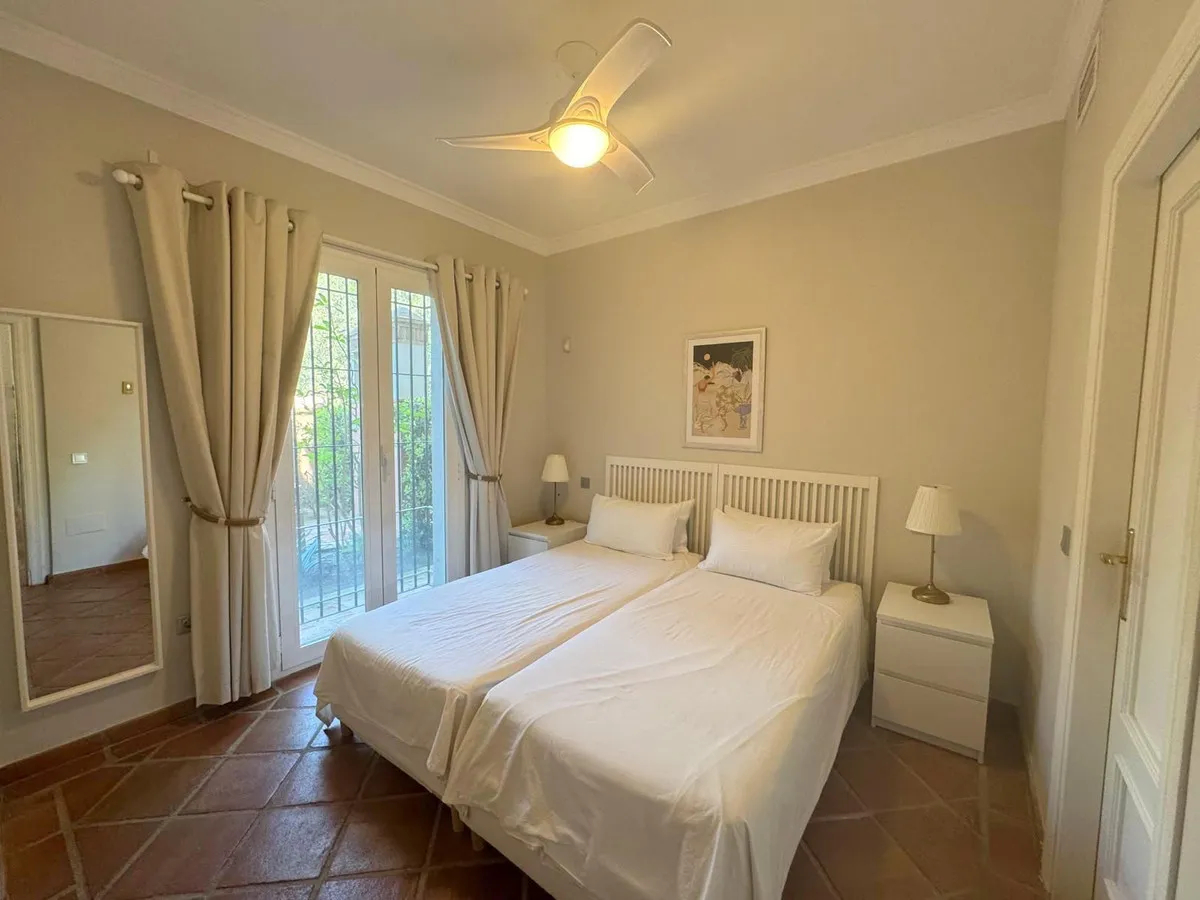 b8ec85a4-d7b7-4ffe-a625-192d6df370d5