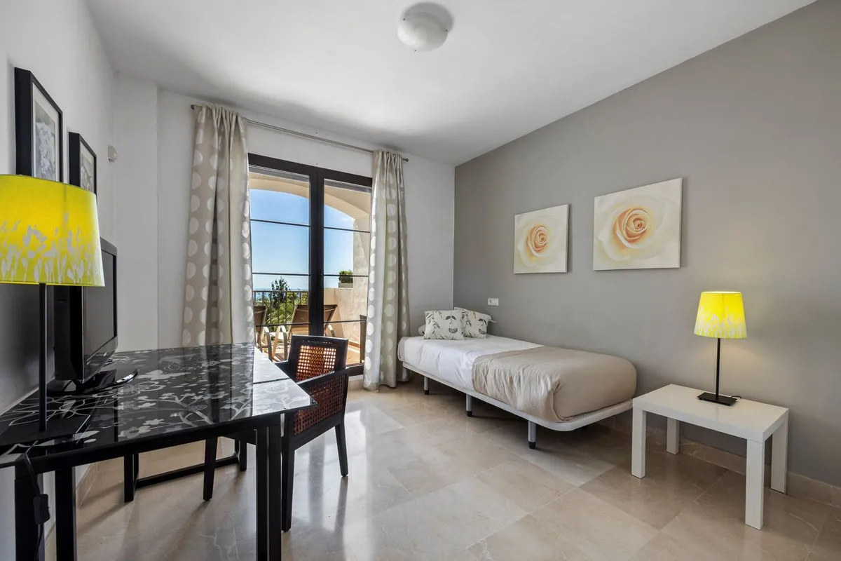 2a0aee7a-7fbe-4d57-9d7e-309fc97a41e5