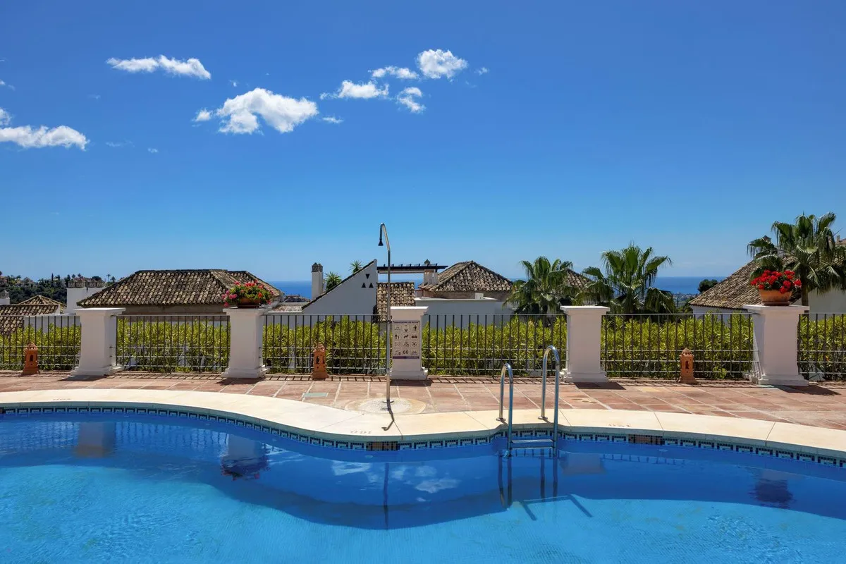 64033f9f-ffc9-45d7-ade5-cb45b0c15a3d