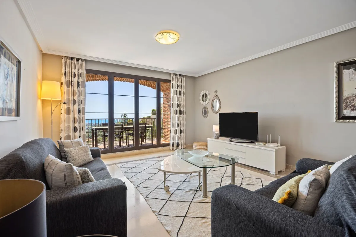 dfe6742e-b125-441e-857c-e835e595e62f