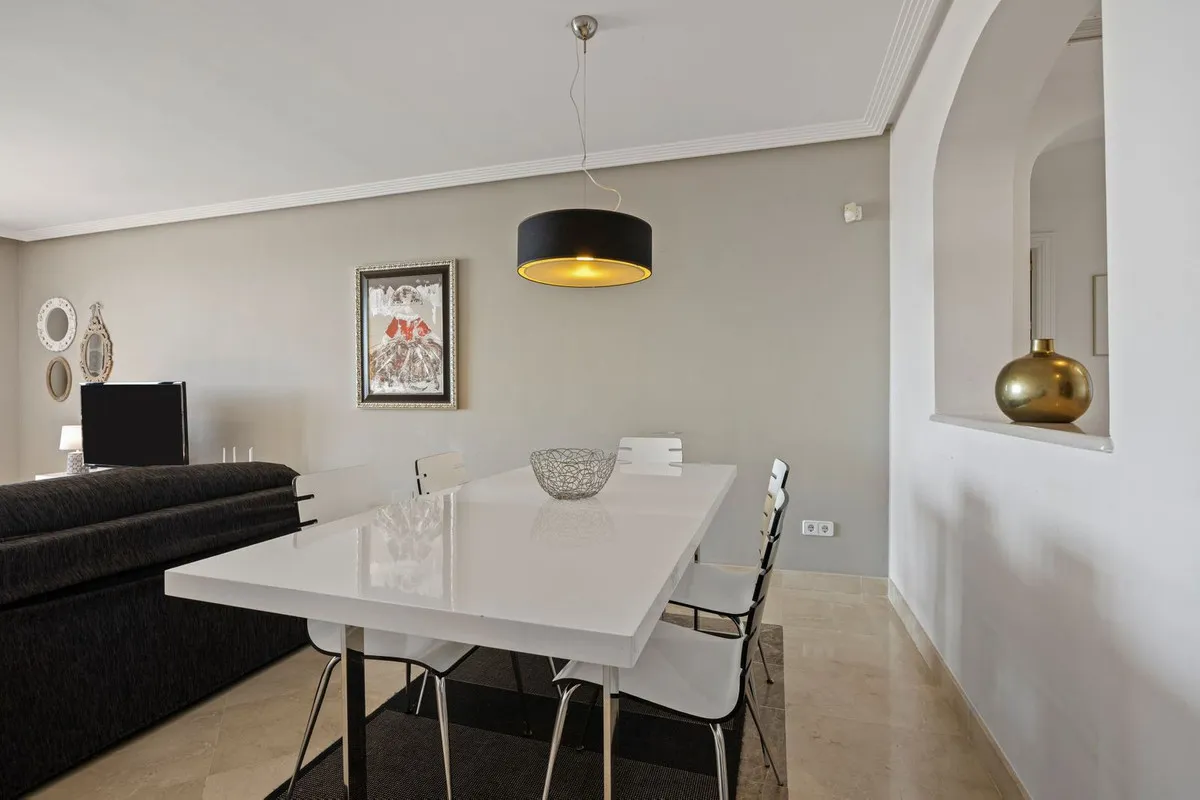 f3401049-4c9b-443a-bda6-52d3f1a52657