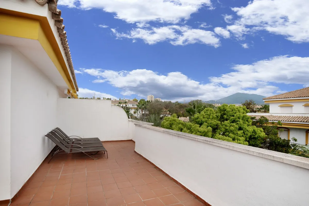 1ed866ca-0bdd-4bbf-8c50-2b1805991fab