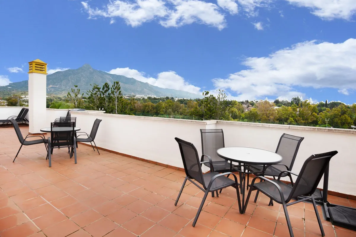 28330147-4d2c-411d-b555-4913a9740373