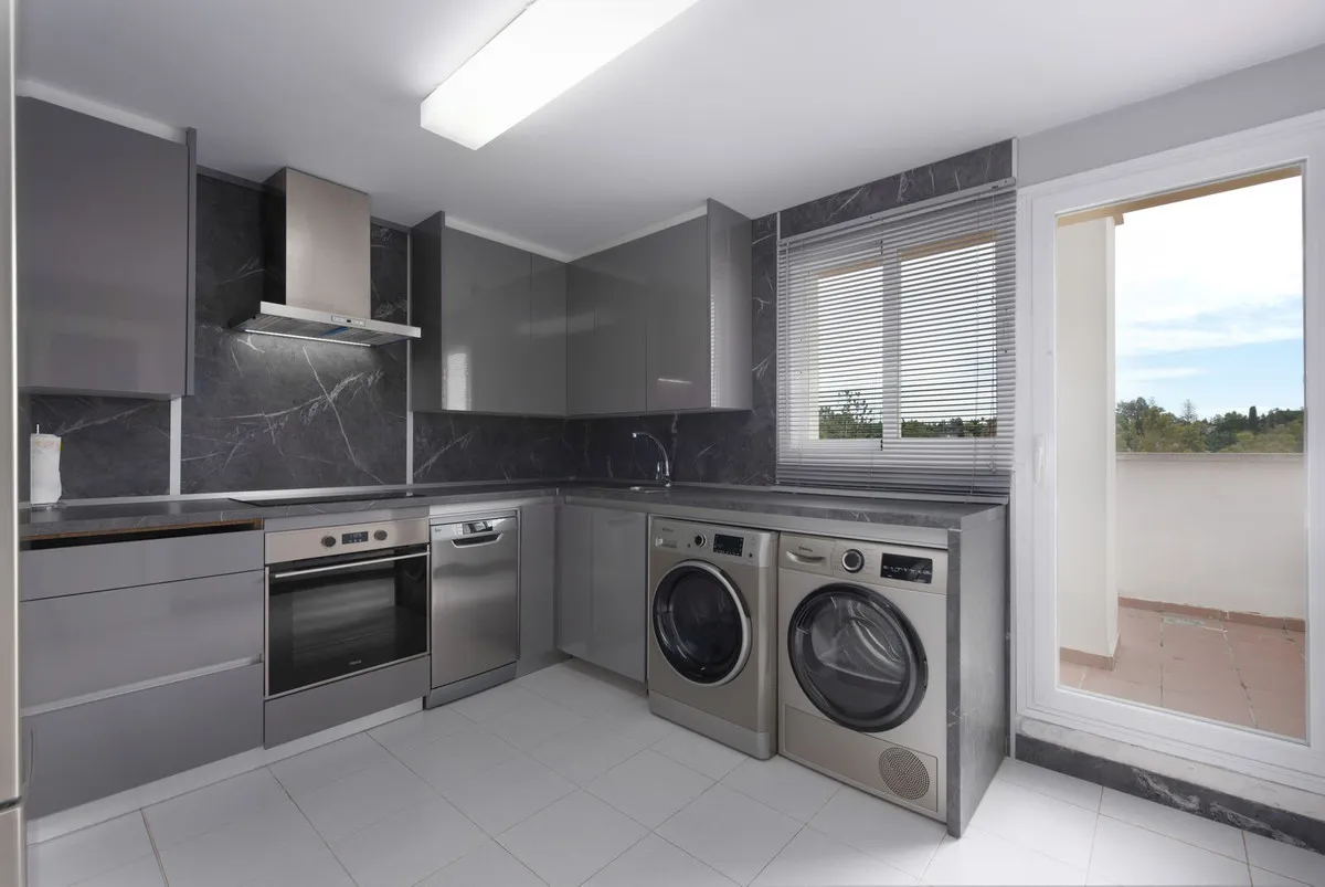 931a4984-02e5-4c92-8352-e22209d9ee57