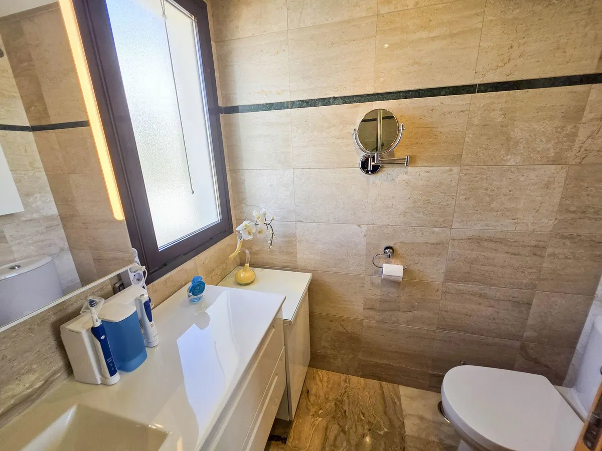 0f3d3876-80c3-4492-9831-1294a5bd9895