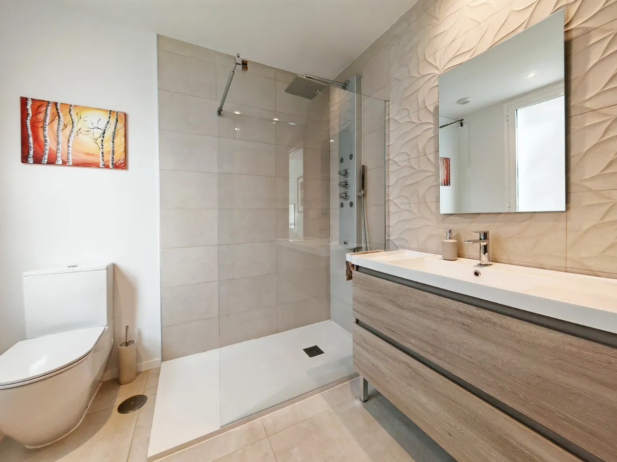 baeb8cf0-68e5-4ed9-8837-df219b591712